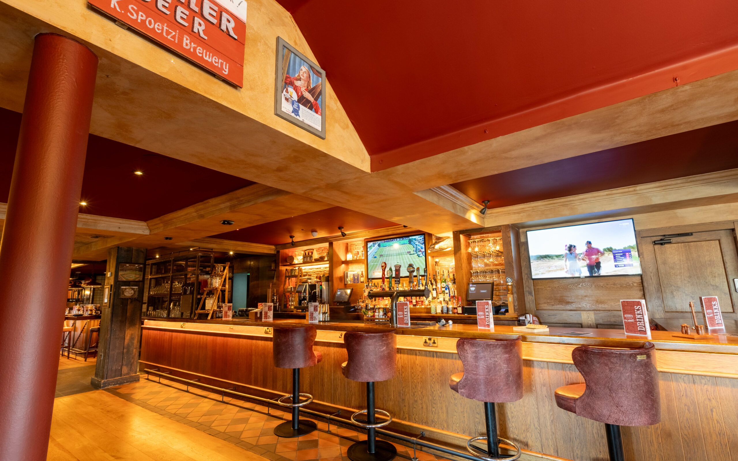 neighbourhood bar with live sports in Southport