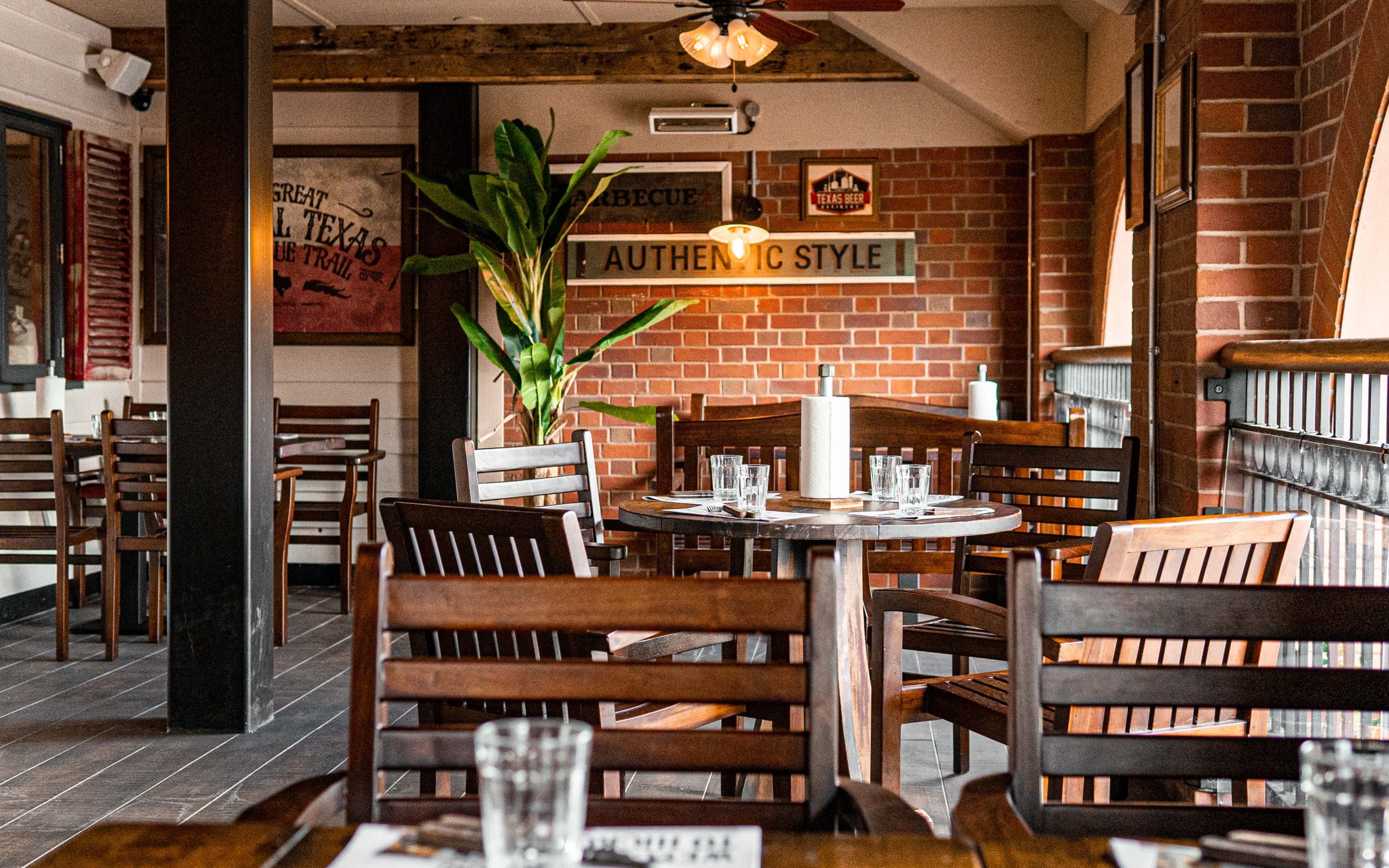 Hickory's Smokehouse Shrewsbury Outdoor Veranda