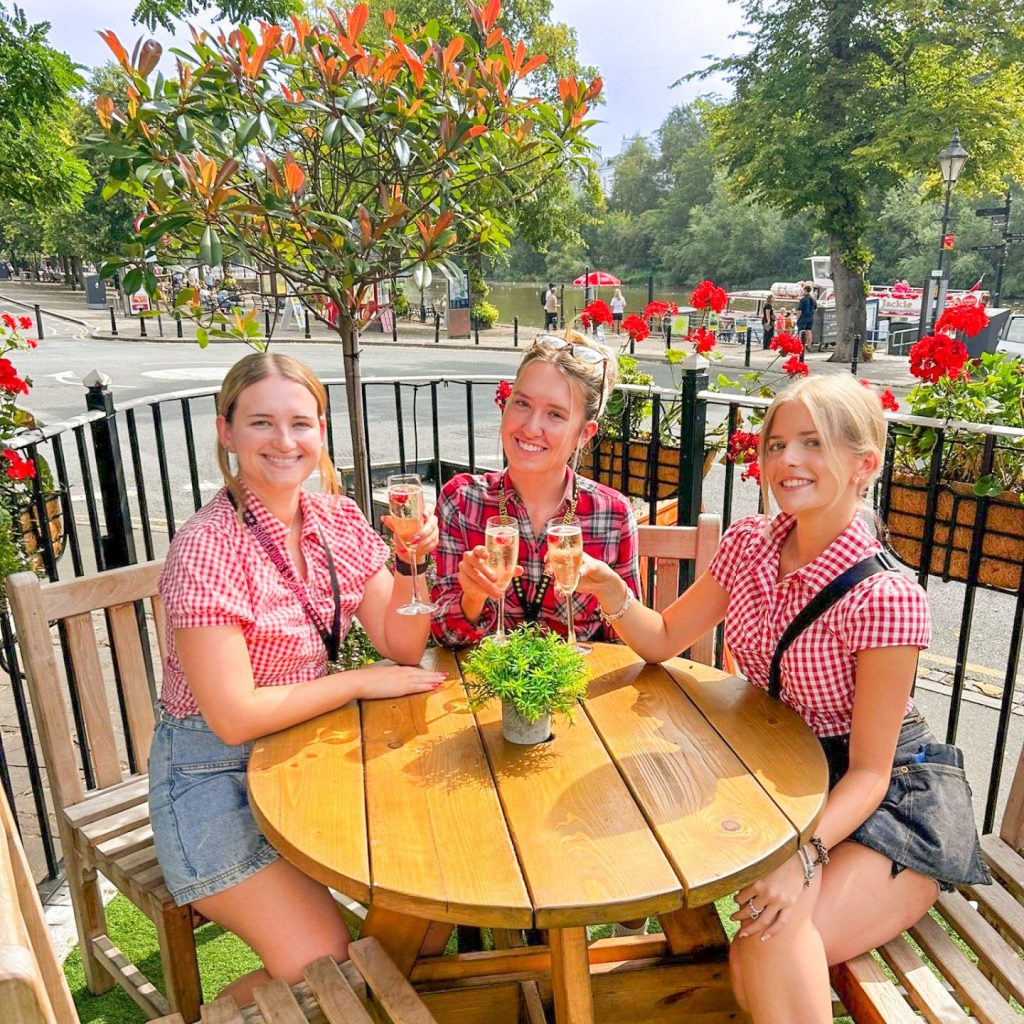 Hickory's Smokehouse Outdoor Sipping
