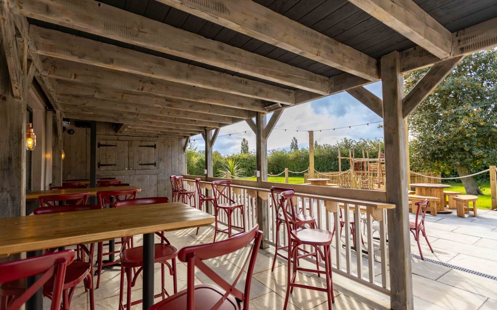 Hickory's Bold Heath Garden Terrace